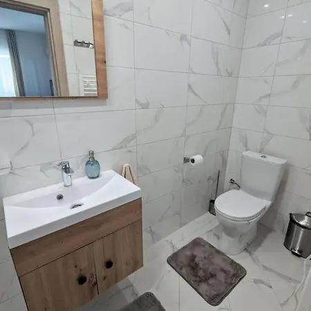 2bdrm Peaceful Escape With Free Parking Apartamento *