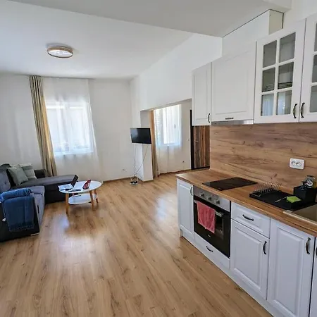 Apartamento 2bdrm Peaceful Escape With Free Parking *