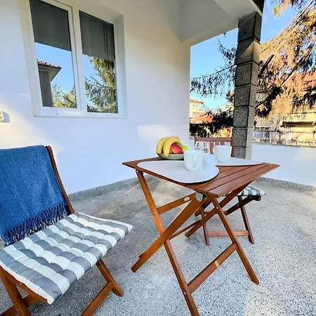 2bdrm Peaceful Escape With Free Parking *