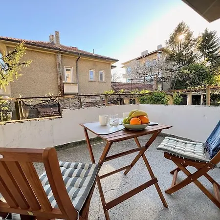 2bdrm Peaceful Escape With Free Parking * Veliko Tŭrnovo
